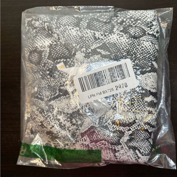 Top Blouse Shirt Womens Plus 2X Black Snakeskin Summer Casual Short Sleeve B3 - Picture 2 of 8